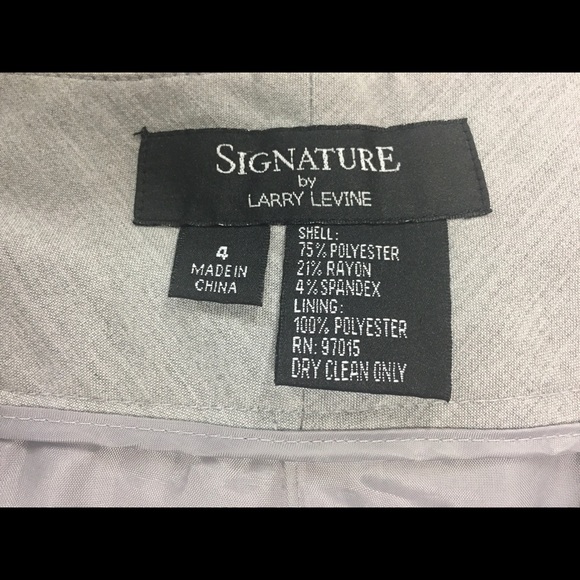 Signature by Larry Levine Women’s Pant Suit/Size 4 - Picture 3 of 8